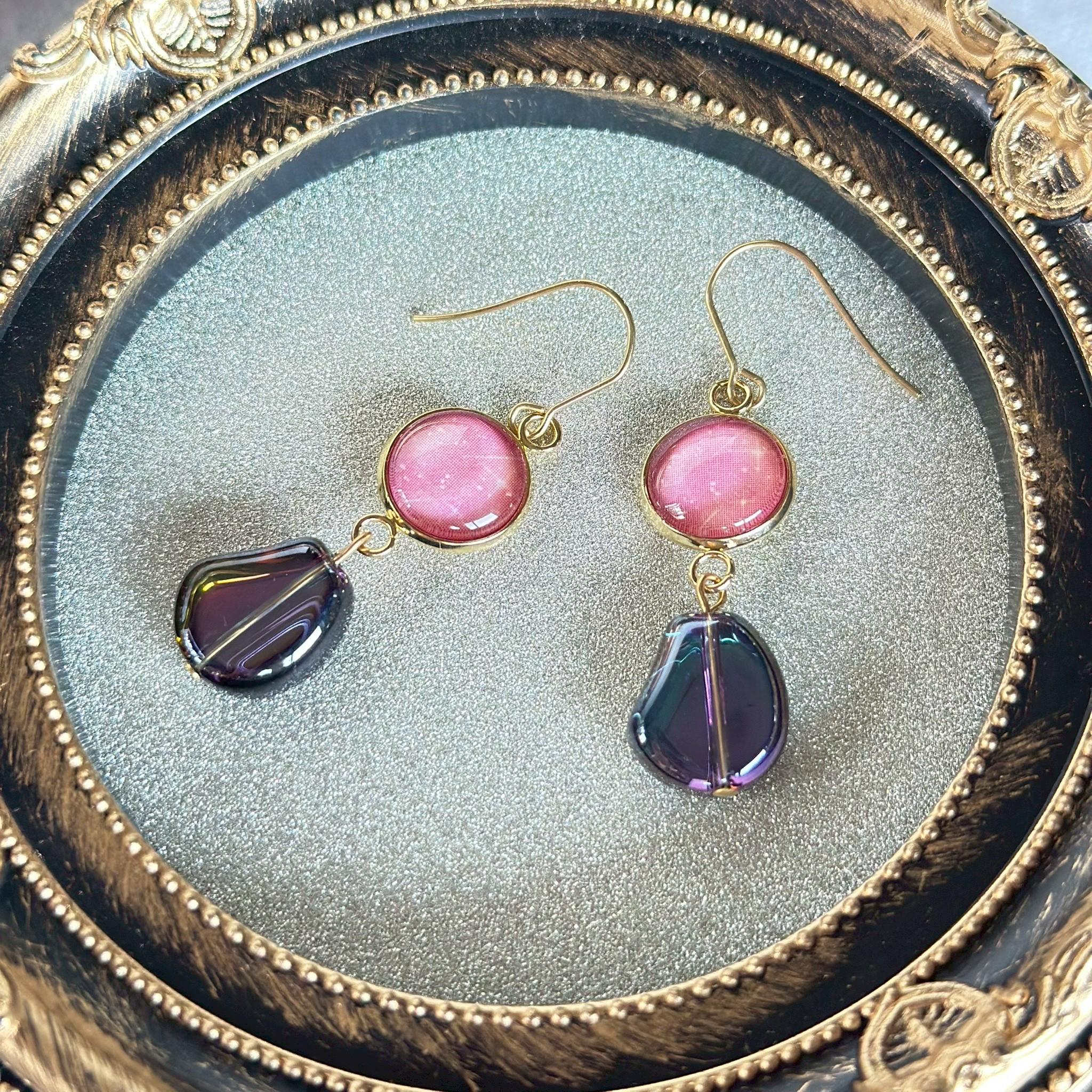 ピンクの宇宙ピアス◇サージカルステンレスピアスフック使用◇14kgf・イヤリングに変更可能◇クリックポスト送料無料